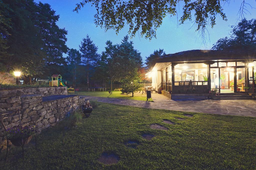 Family Hotel Fenerite Gabrovo Exteriér fotografie