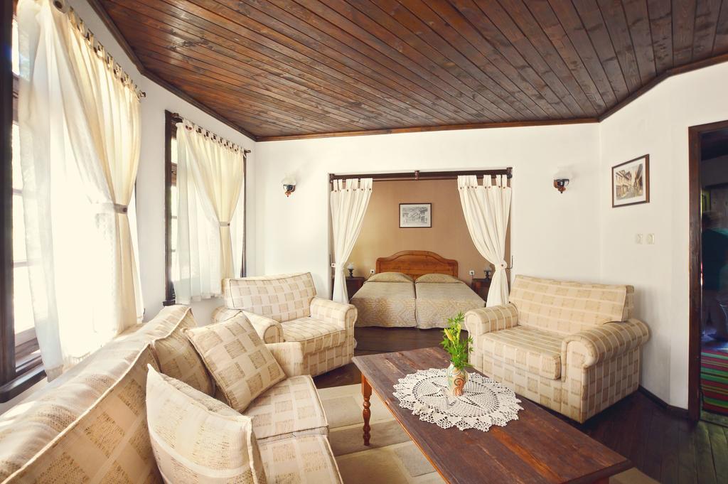 Family Hotel Fenerite Gabrovo Exteriér fotografie