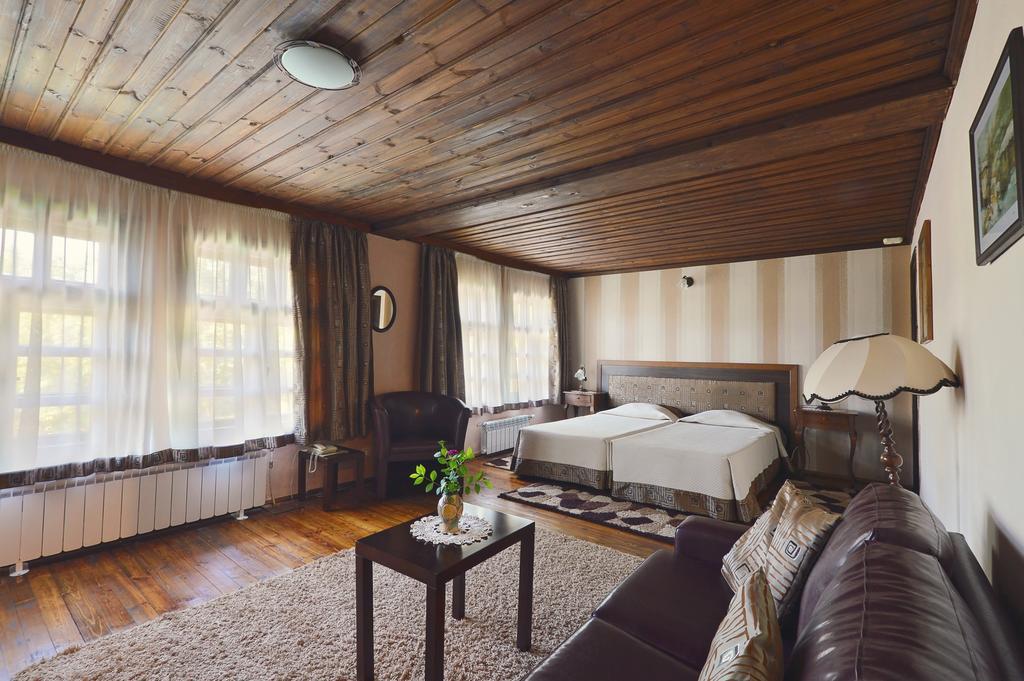 Family Hotel Fenerite Gabrovo Exteriér fotografie